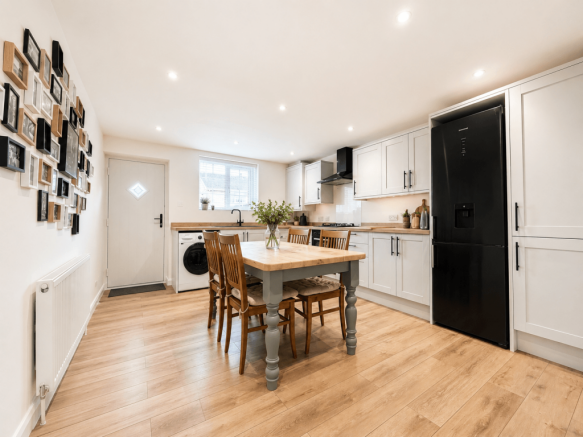 Dining/Kitchen