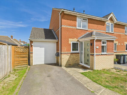 Pebble Close, Hayling Island, PO11