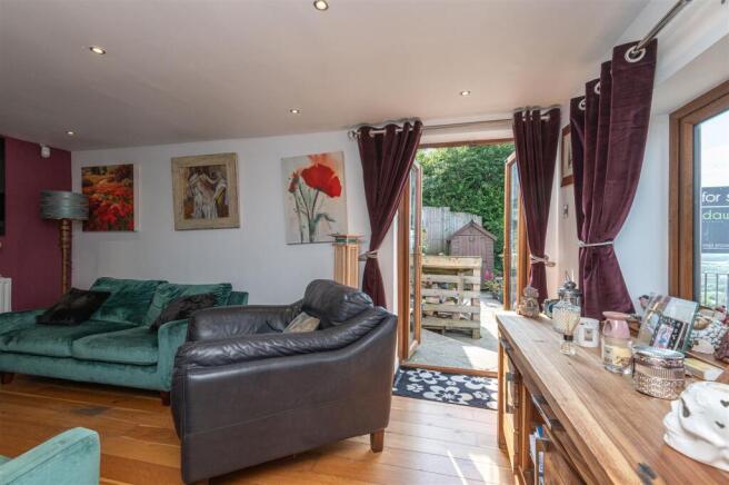 2 bed Semi-Detached for sale Image 6