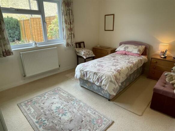 Bedroom 2.JPG