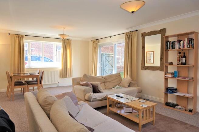 Lounge/Dining Room