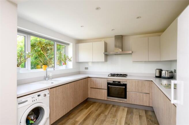 4 bed Detached for sale Image 5