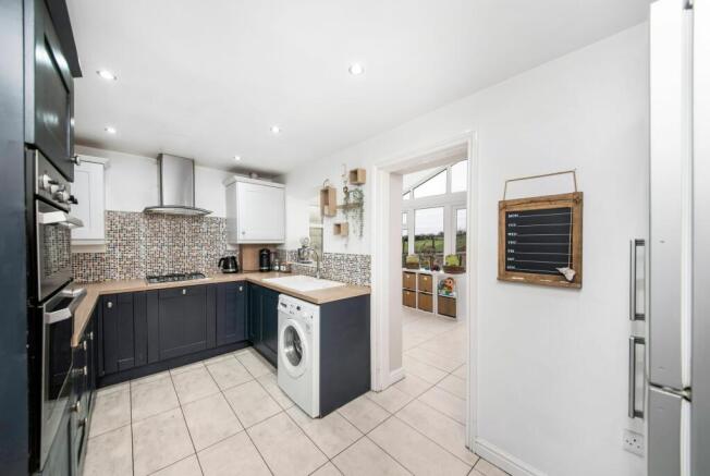 OPEN-PLAN DINING KITCHEN