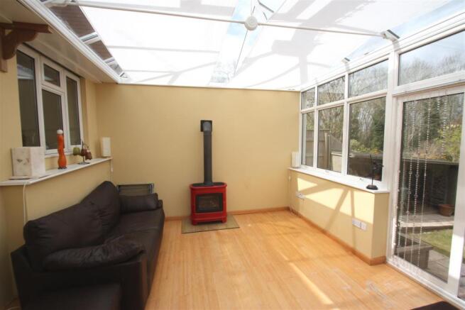 86 Bouverie Ave-cons