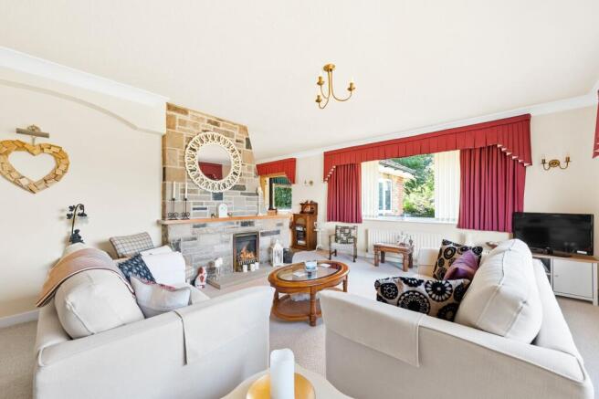 5 bed Detached for sale Image 6
