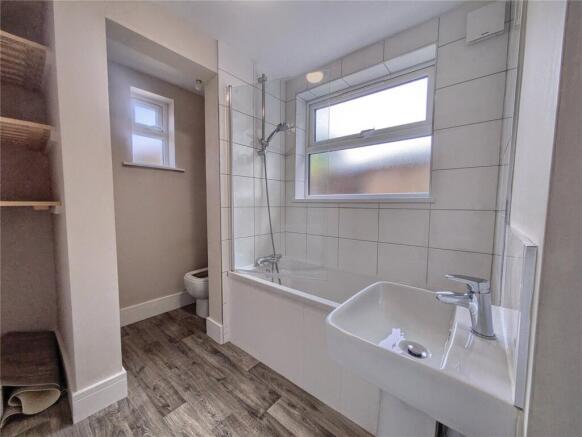 3 bed Terraced to rent Image 4