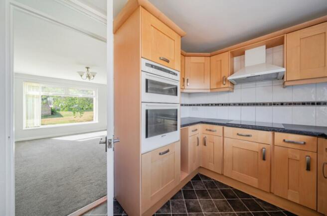 2 bed Apartment for sale Image 9