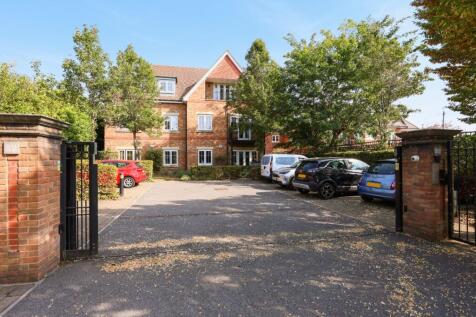 Between Streets, Cobham, Surrey, KT11