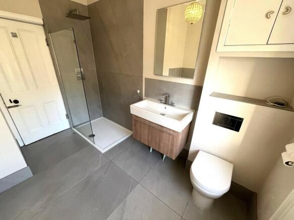 V23