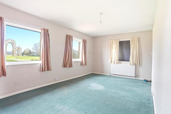 4 bed Detached for sale Image 10