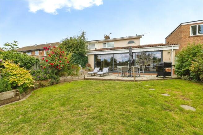 3 bed Semi-Detached for sale Image 11