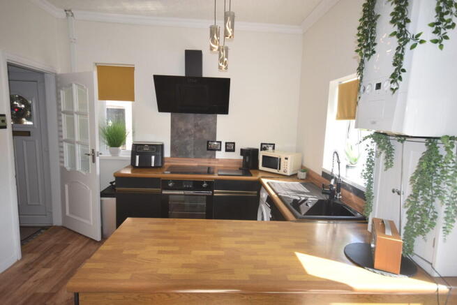 KITCHEN/DINER