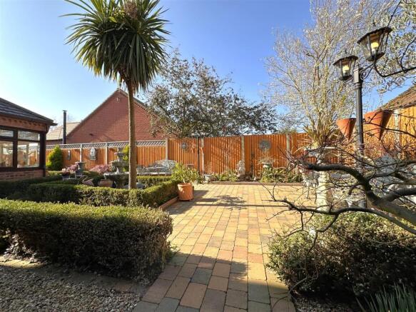 Private Landscaped Garden 441