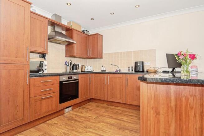 LIVING ROOM/KITCHEN DINER