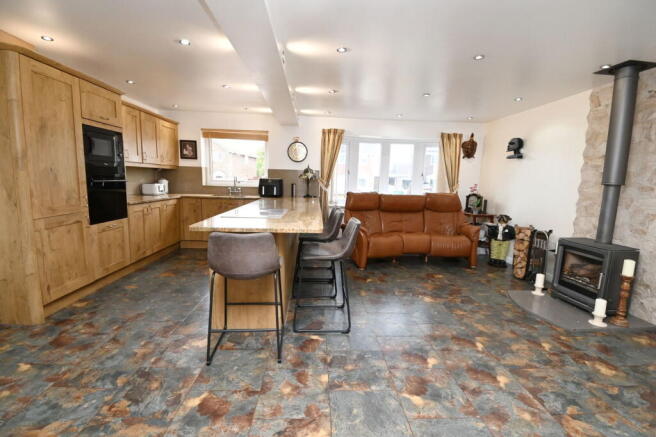 2 bed Detached Bungalow for sale Image 5