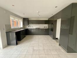 5, Etherington Place, Littlehampton BN17 7AQ