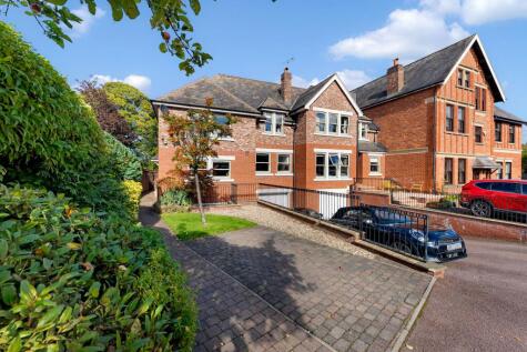 Lakeside Road, Lymm, WA13