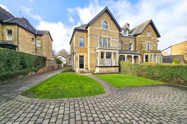 6 bed Semi-Detached for sale Image 7