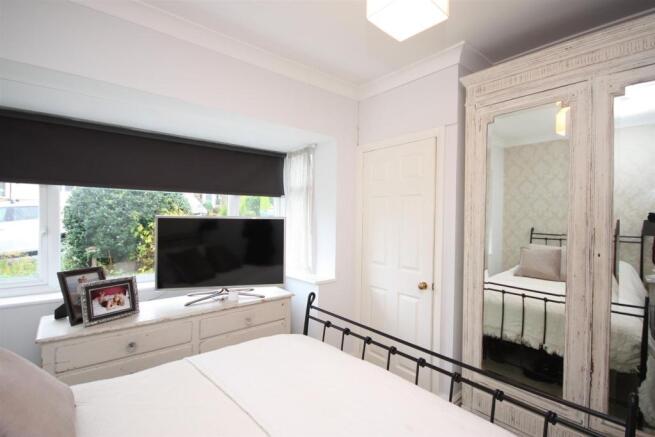 14 Hawkstone View - Bedroom one pt2.JPG