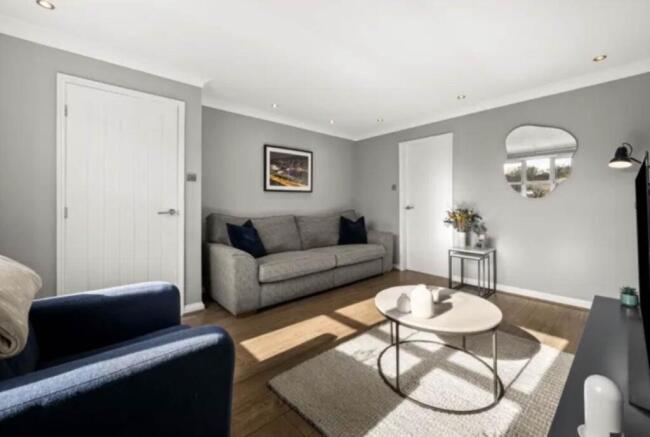 3 bed Town House for sale Image 6