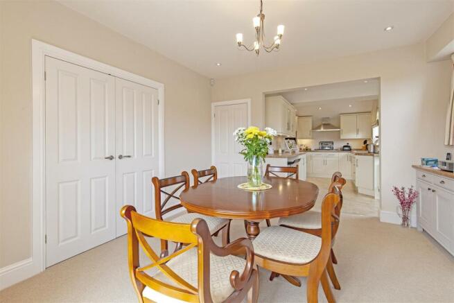 Dining Room-2.jpg