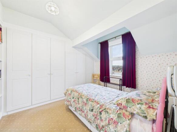 2 bed Flat for sale Image 9
