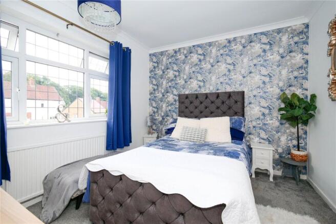 4 bed Semi-Detached for sale Image 11