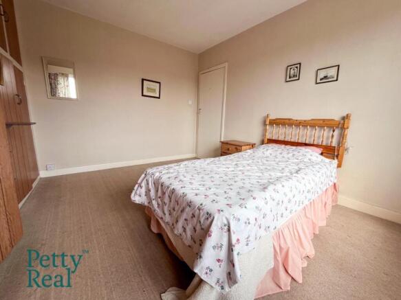 3 bed Semi-Detached for sale Image 11