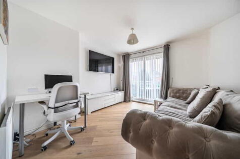 Grove Court, Redhill, Surrey, RH1