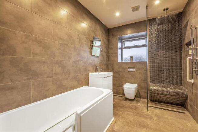 Sherborne Way - Bathroom.jpg