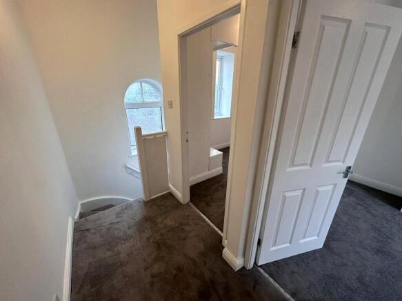 2 bed Terraced to rent Image 7