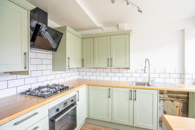 3 bed Semi-Detached for sale Image 6