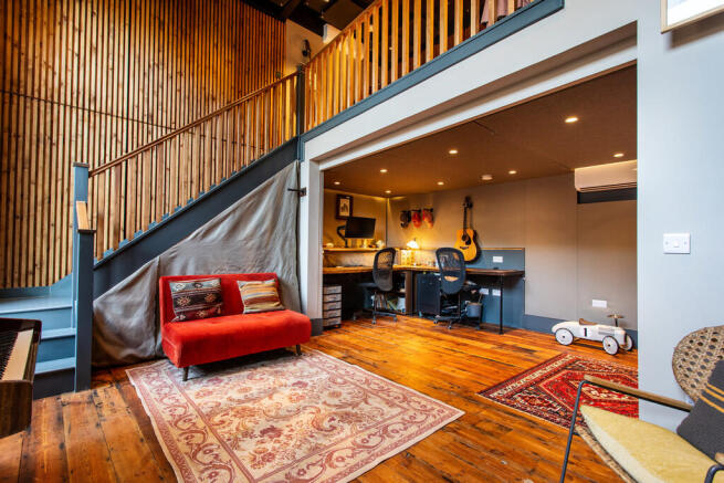 26 2 Alfred St 13...