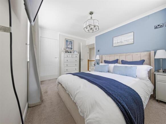 9 Cedar close (15).jpg