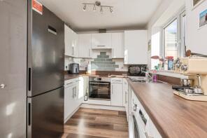 21, Sintering Crescent, Wakefield WF1 2GN