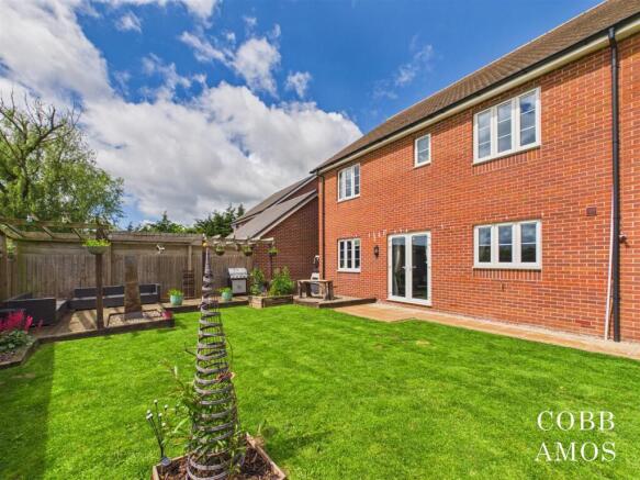 CAM03722G0-PR0111-STILL022.jpg