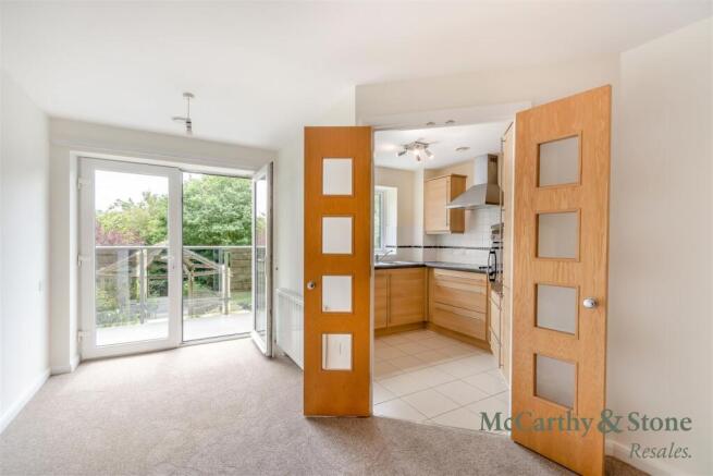 1 bed Apartment for sale Image 6