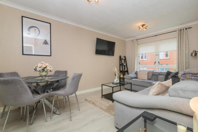 24 south park drive Paisley L-6