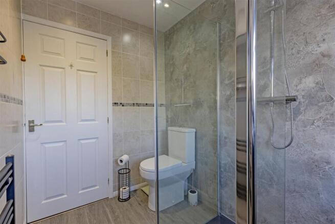Splendid Shower Room