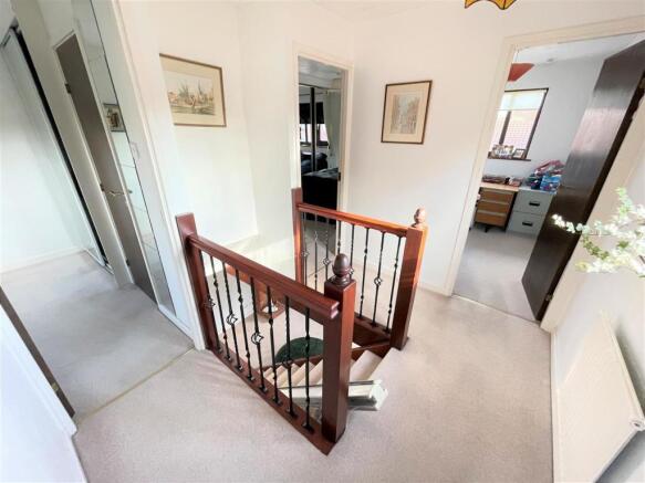 FIRST FLOOR LANDING