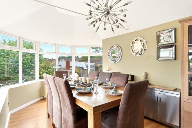 5 bed Detached for sale Image 10