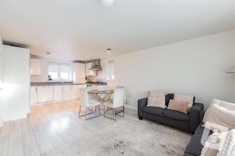 Meadfarm Close, Romford, RM3