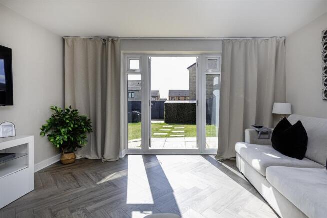 3 bed Semi-Detached for sale Image 12