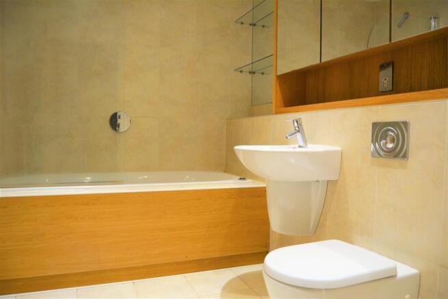 1 bed Apartment to rent Image 6