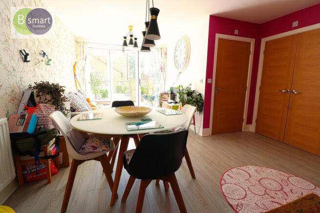 4 bed Semi-Detached for sale Image 5