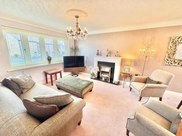 Lounge / Dining room