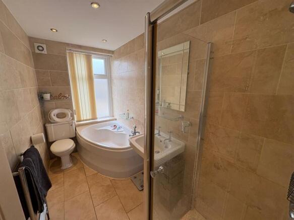 3 bed Terraced for sale Image 12