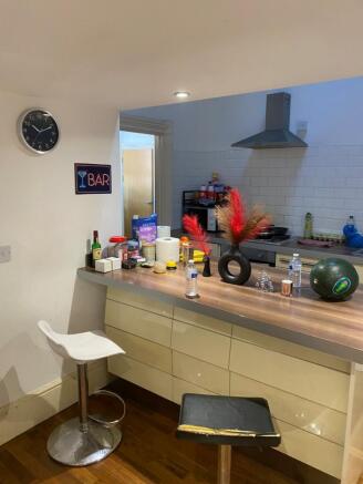 1 bed Apartment to rent Image 11