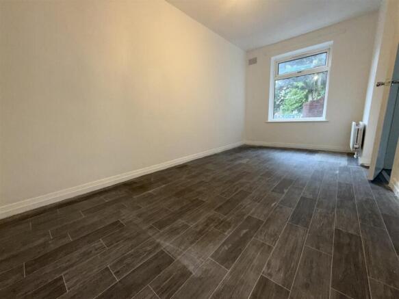 2 bed Apartment for sale Image 8