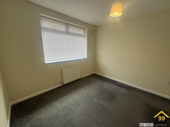 3 bed Semi-Detached for sale Image 11